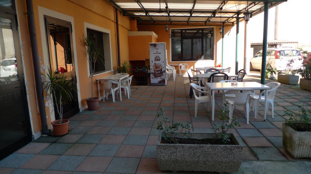 Albergo Simonati Povegliano Veronese ภายนอก รูปภาพ