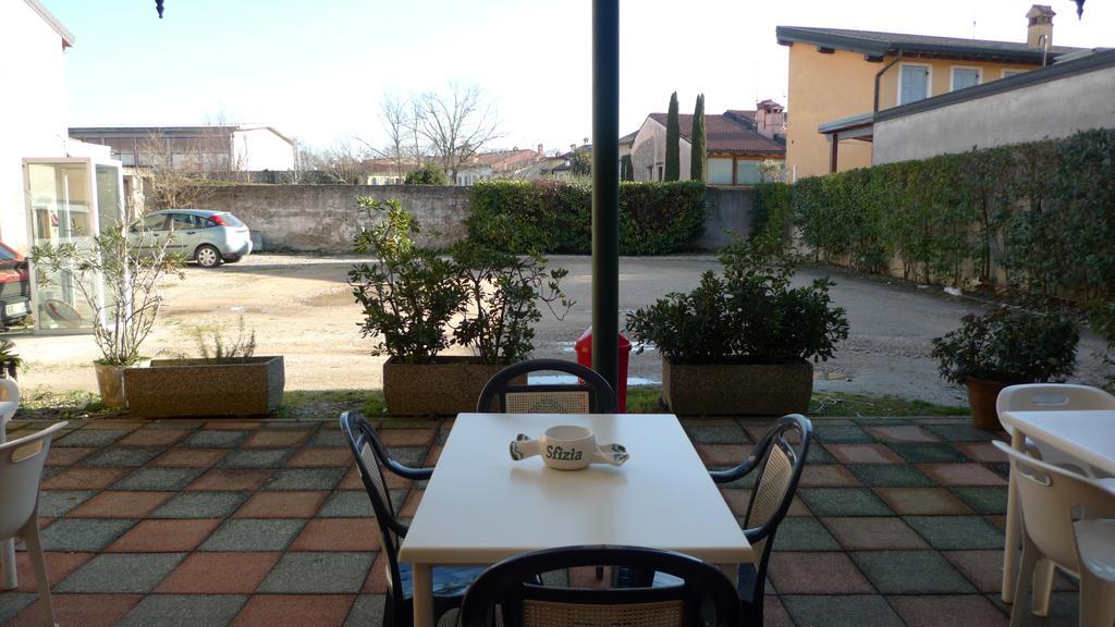 Albergo Simonati Povegliano Veronese ภายนอก รูปภาพ
