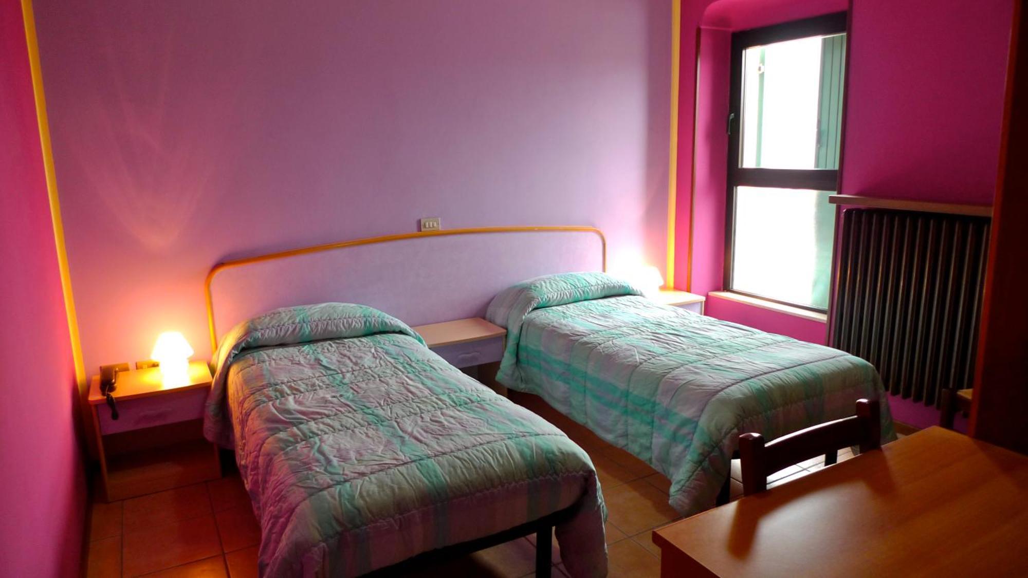 Albergo Simonati Povegliano Veronese ภายนอก รูปภาพ