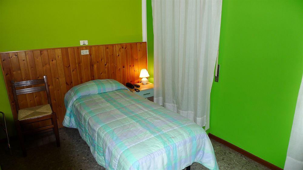 Albergo Simonati Povegliano Veronese ภายนอก รูปภาพ