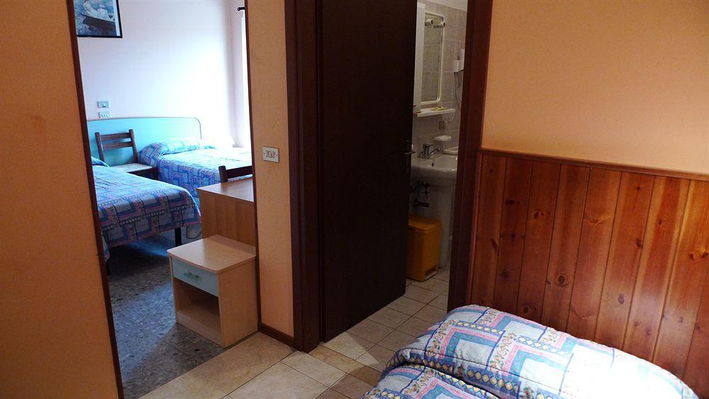 Albergo Simonati Povegliano Veronese ภายนอก รูปภาพ