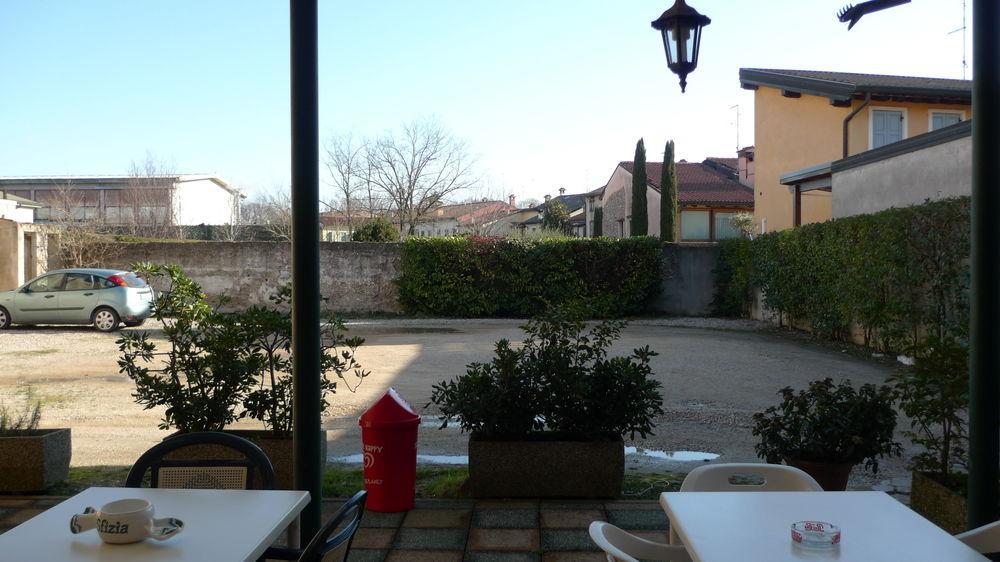 Albergo Simonati Povegliano Veronese ภายนอก รูปภาพ